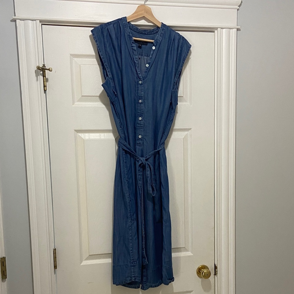 Sleeveless Blue Button-Down Dress